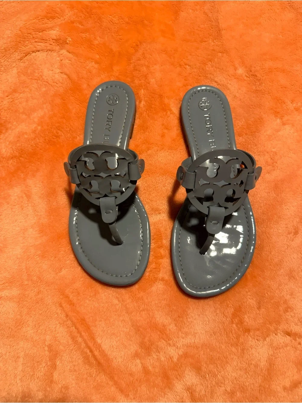 Tory Burch Charcoal Patent Miller Logo Thong Sandals
